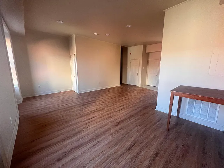 1542 N 15th St #5 — Photo 15