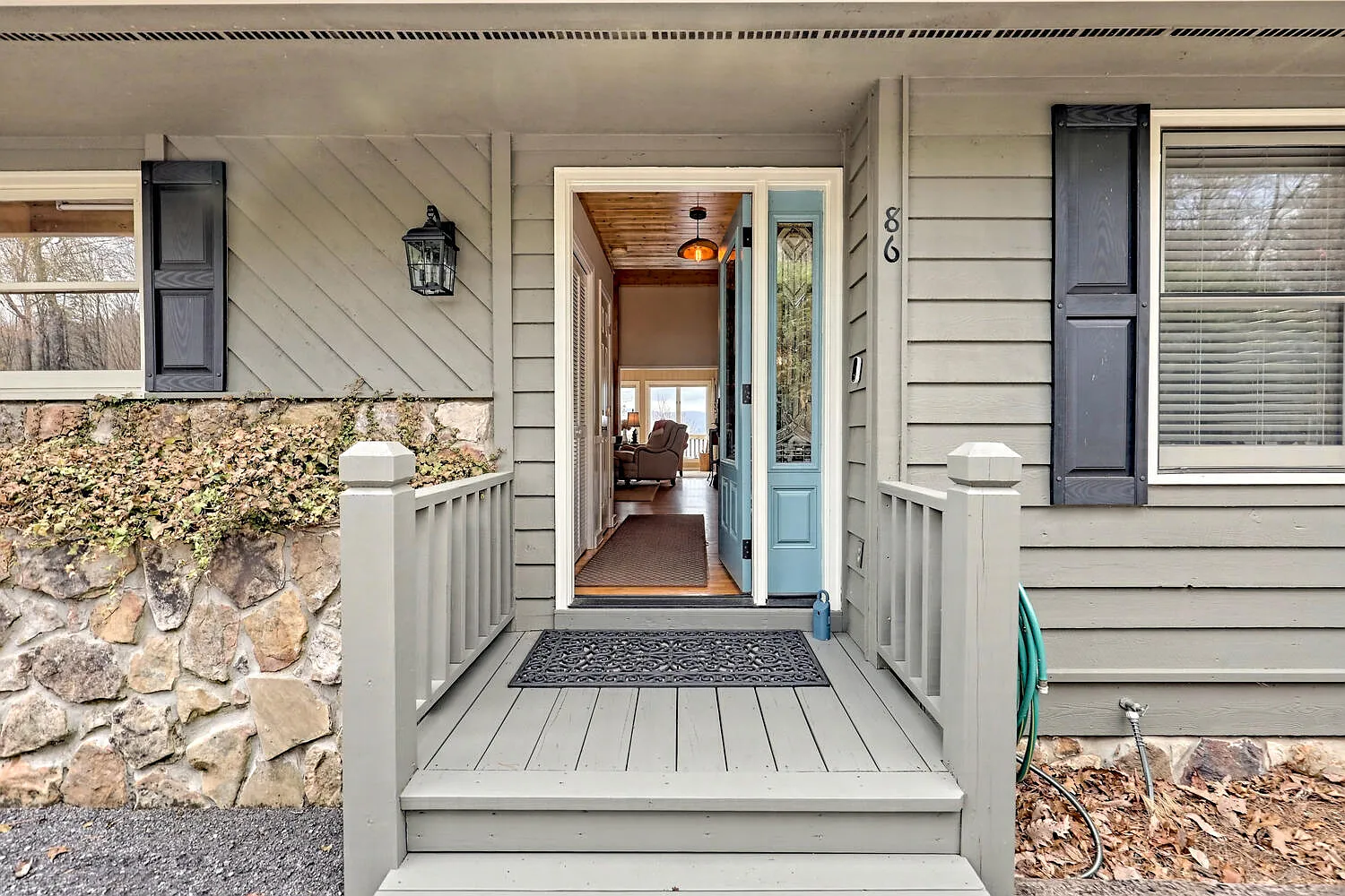 3 bed, 1950 sqft, $3,200 — Photo 3