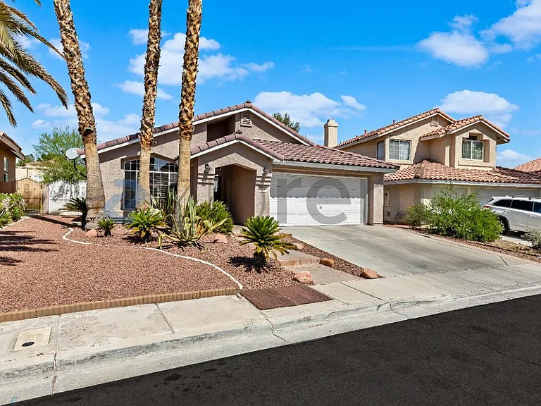 187 Kachina Dr — Photo 2