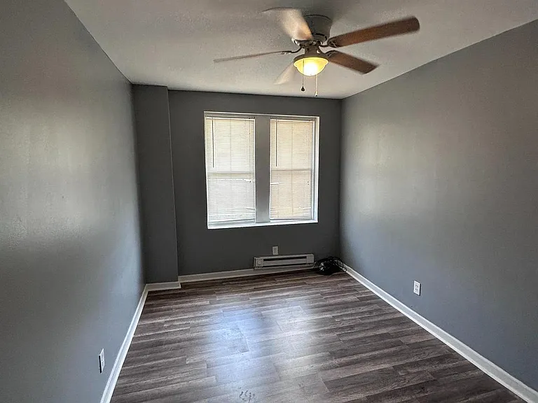 7000 Forrest Ave — Photo 10
