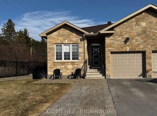 601 Meadowridge Cir, Ottawa, ON K0A1L0