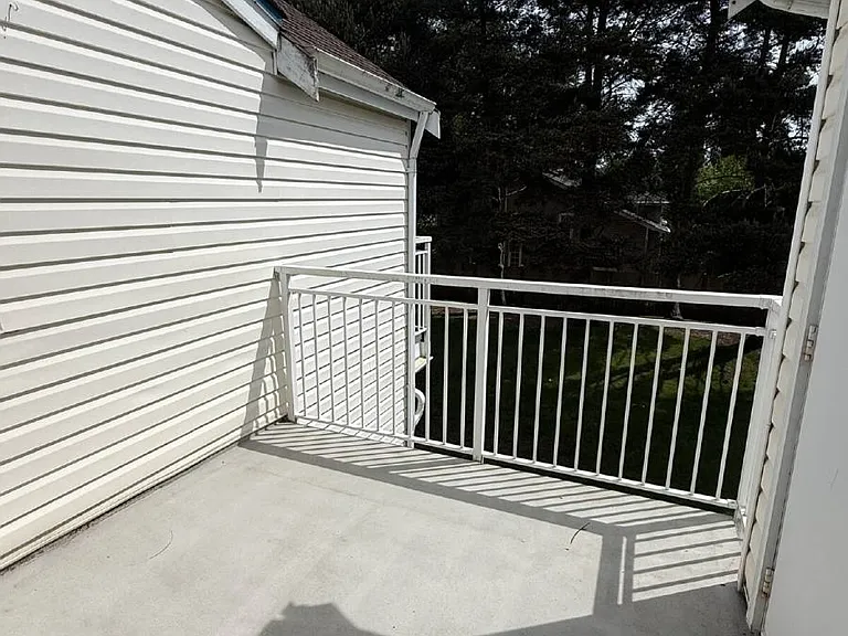 11002 SE Petrovitsky Rd #D303 — Photo 8