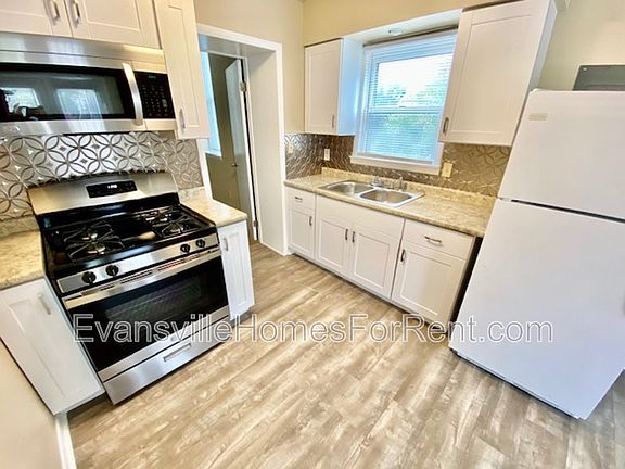 4th image of 3000 W Maryland St APT 1B