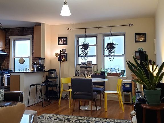 5th image of 2079 32nd St APT D4