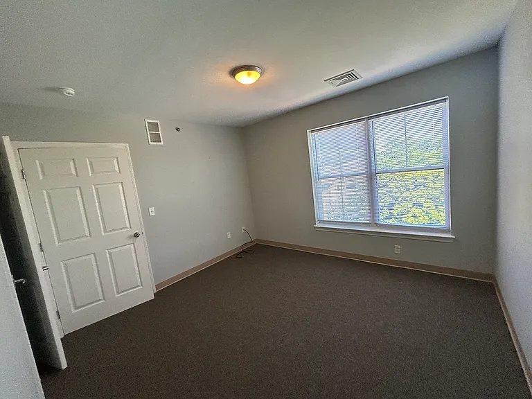 40 Ferry St — Photo 11