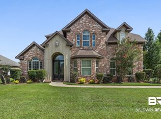 211 Belmont Ave, Fairhope, AL 36532