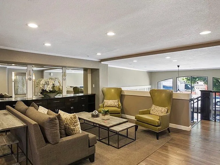 838 Pine Ave #410 — Photo 4