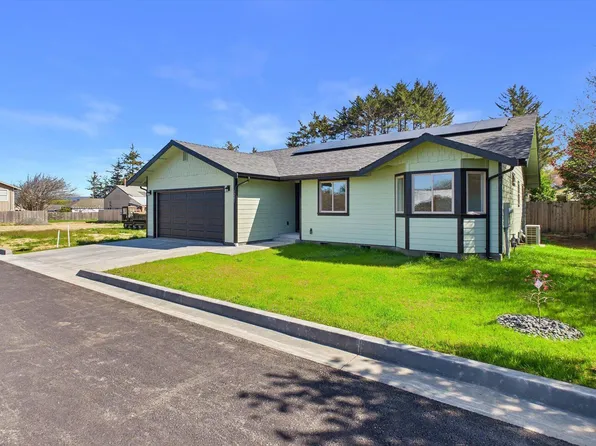 1201 Lily Kay Ln, McKinleyville, CA 95519