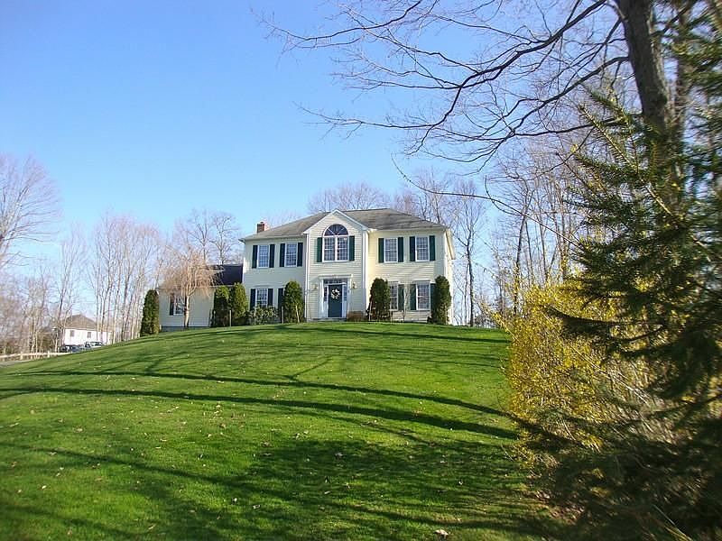 Magnificent views of Long Island and
        Faulkners