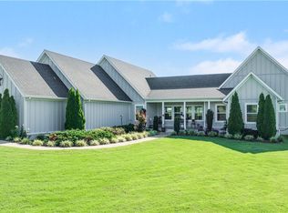 11985 Viney Grove Rd, Prairie Grove, AR 72753