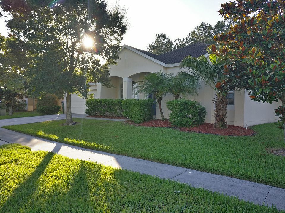 1st image of 7608 Crescent Palm Dr