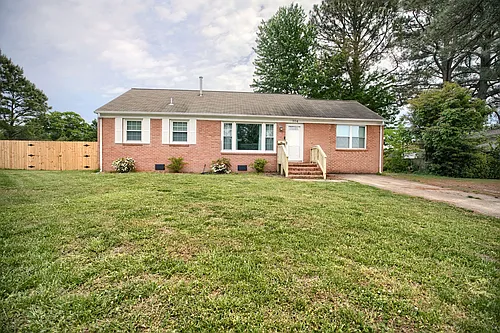 304 Wales Cir Photo 1
