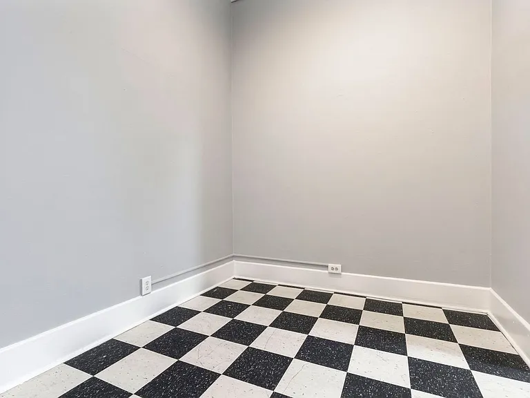 222 W Magnolia Ave — Photo 6
