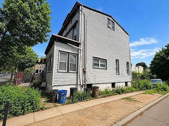 2nd image of 93 Linwood St