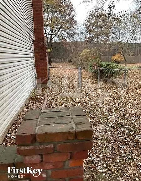 9955 Melrose Dr — Photo 11