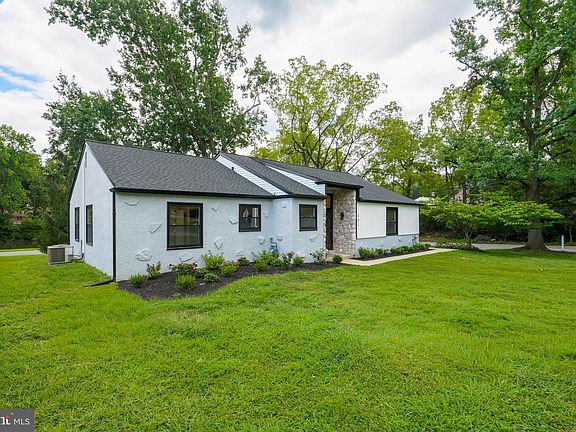4th image of 501 Flora Cir