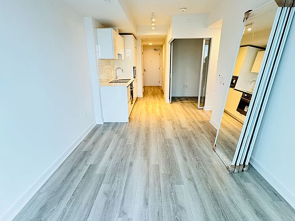 4th image of 230 Simcoe St #3316