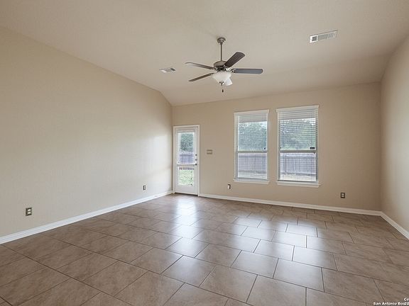 4th image of 212 CAMPFIRE WAY