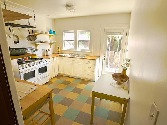 4th image of 207 N Avenue 52