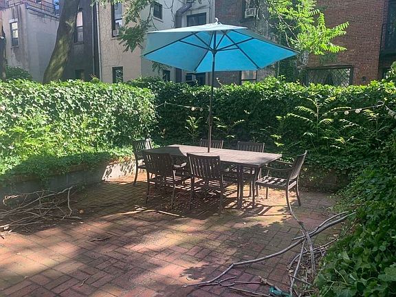 2nd image of 150 W 76th St #B