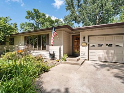 908 Valley View Dr, Vermillion, SD, 57069