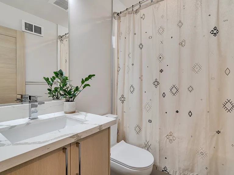 5618A California Ave SW — Photo 9