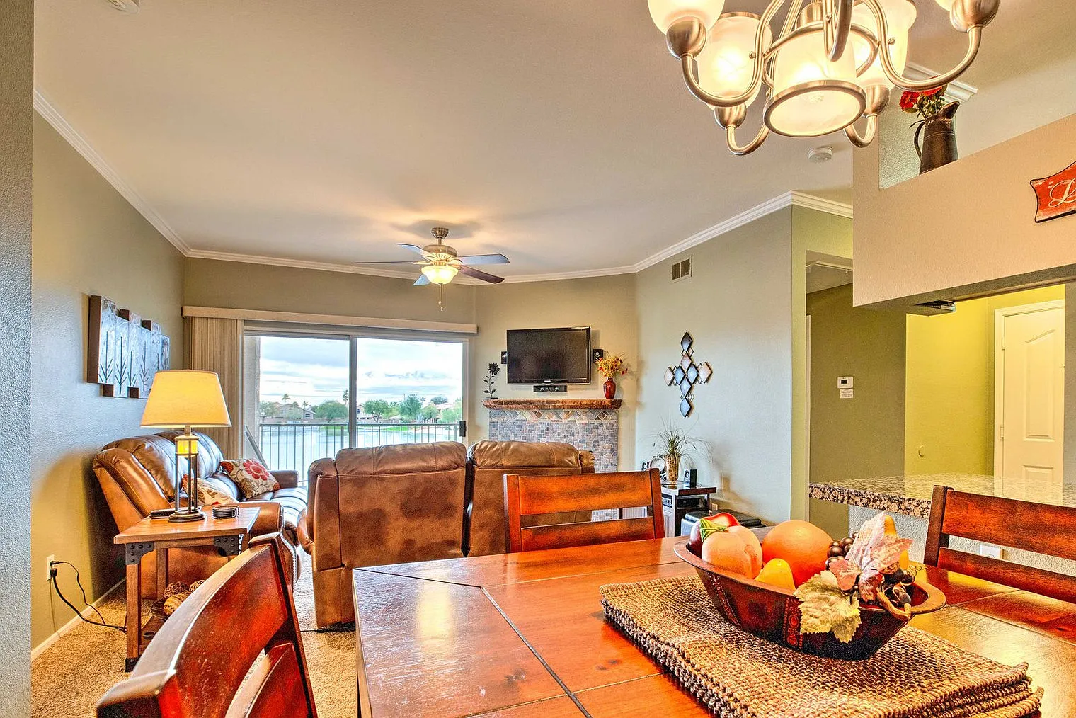 2 bed, 2.0 bath, 990 sqft, $2,806 — Photo 4