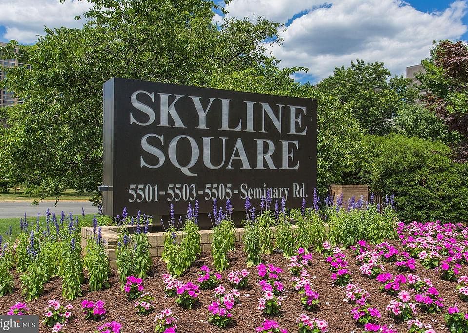 Community - Beautiful Landscaped Gardens