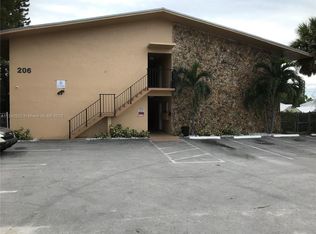 206 NE 3rd St APT 5, Hallandale, FL 33009