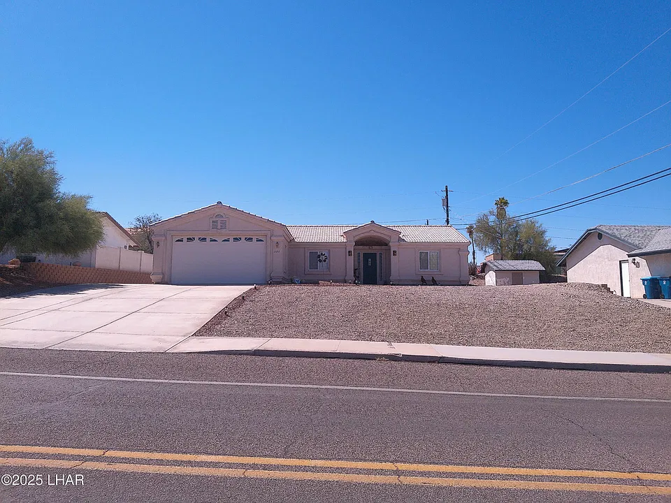 2892 Daytona Ave