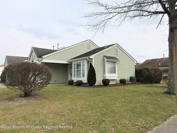 3rd image of 1141 Canterbury Drive #B