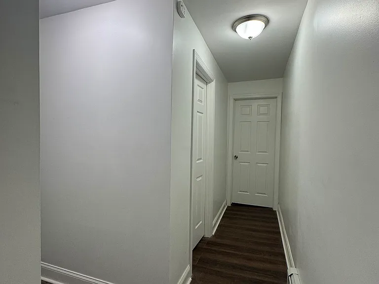 1319 Bryn Mawr St #2 — Photo 5