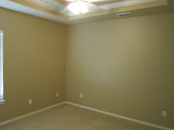 4th image of 3606 Sun Dr