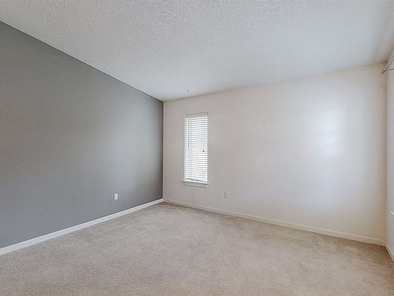 5th image of 10524 Calle Merida NW