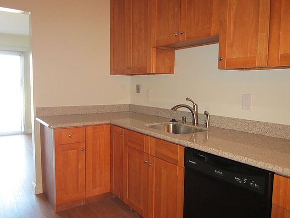2nd image of 838 Stonegate Dr
