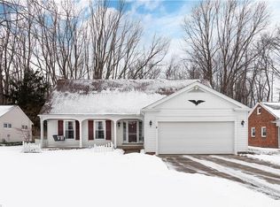 448 Bates Dr, Bay Village, OH 44140
