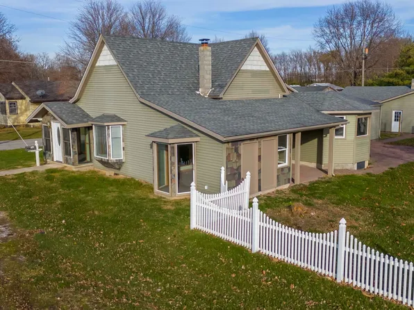 1503 S 25th St, Elwood, IN 46036
