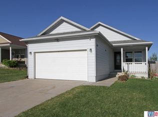 1833 NW 47th St, Lincoln, NE 68528