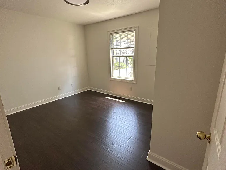 542 Virginia Ave — Photo 14