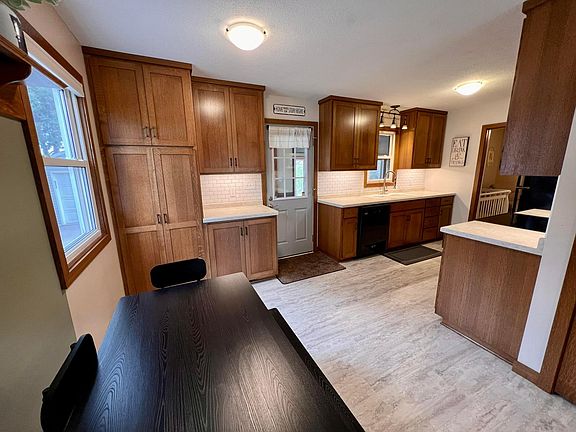 5th image of 4031 7th Pl NW