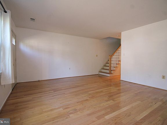 4th image of 219 E Windsor Ave #A