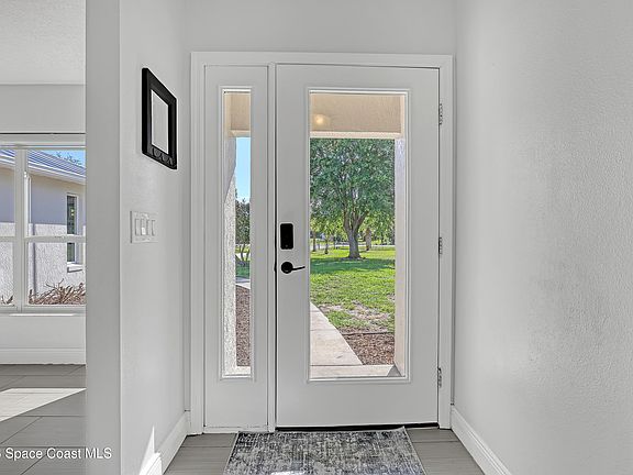 4th image of 5360 Fan Palm Ave