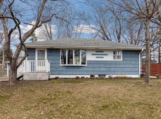 6740 4th St N, Oakdale, MN 55128