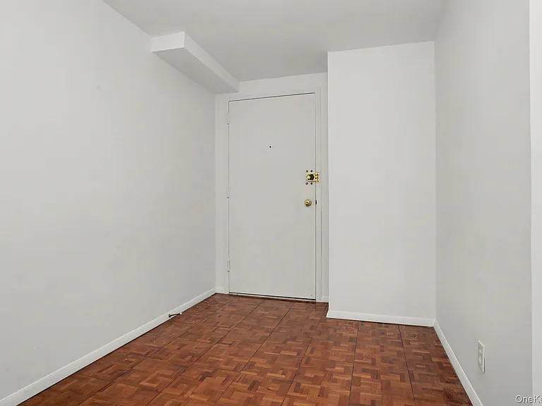 18 Shady Glen Ct #403 — Photo 17