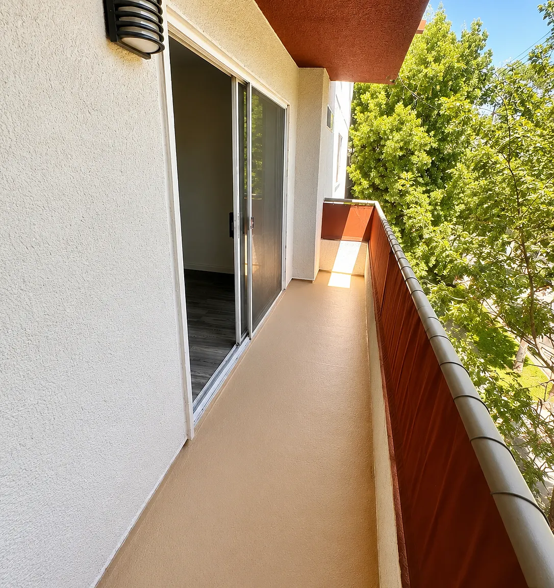 The Premier on Moorpark — Photo 3