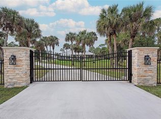 775 3rd St NW, Naples, FL 34120