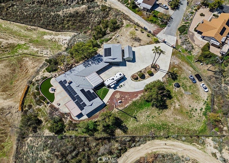 1st image of 300 Anderson Dr