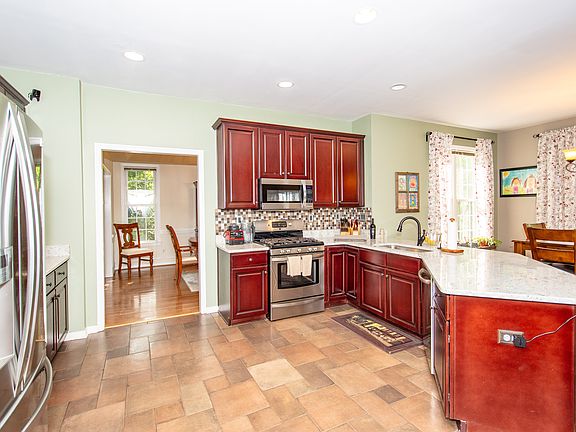 3rd image of 9049 Waldelock Pl
