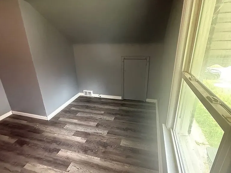 11785 Nashville St — Photo 10