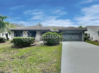 5830 NW 40th Ln, Pompano Beach, FL 33073
